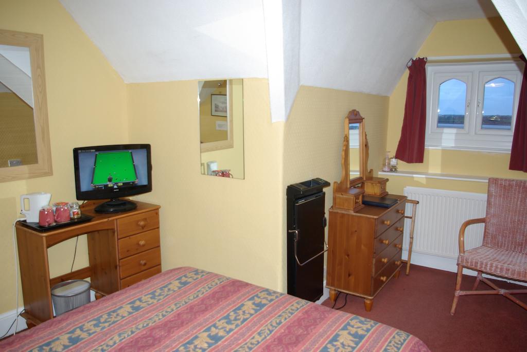Menai Bank Hotel Caernarfon Habitación foto