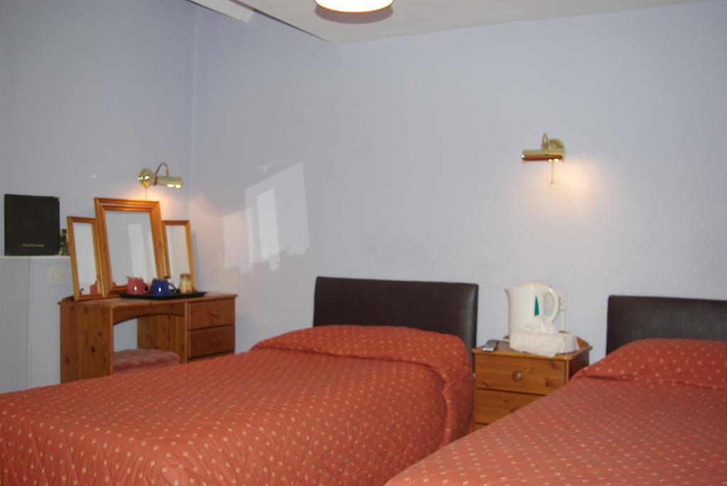 Menai Bank Hotel Caernarfon Habitación foto