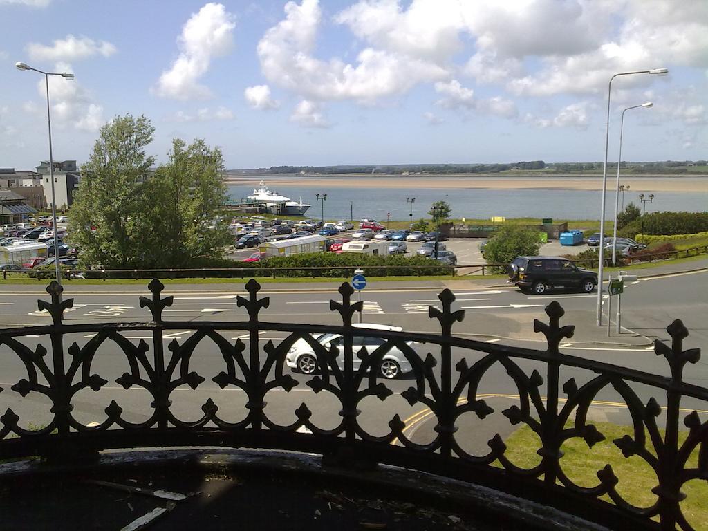 Menai Bank Hotel Caernarfon Habitación foto